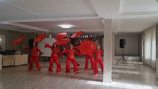 Китайские зонтики. Любительский танцевальный коллектив "Эль-Захра"