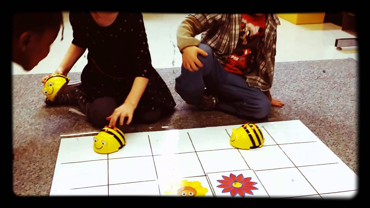 Kindergarten meets the Bee-Bots! - YouTube