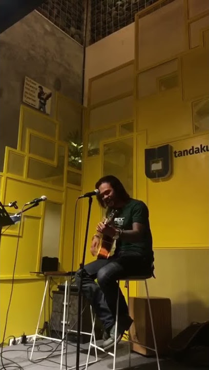 STORY WA || Seseorang nyanyi di cafe bikin baper semuanya