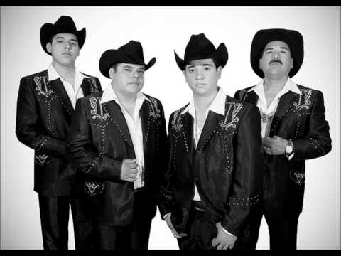Te Extraño - Colmillo Norteño