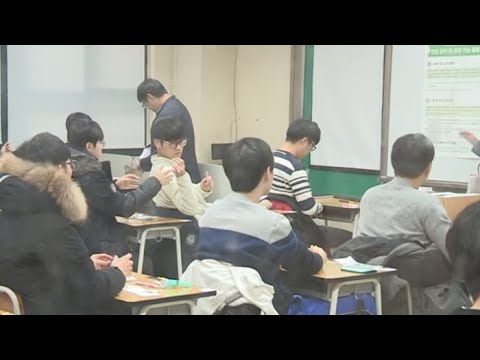정읍서 영어듣기평가 방송장비 먹통…시험 20분 지연 / 연합뉴스TV (YonhapnewsTV)