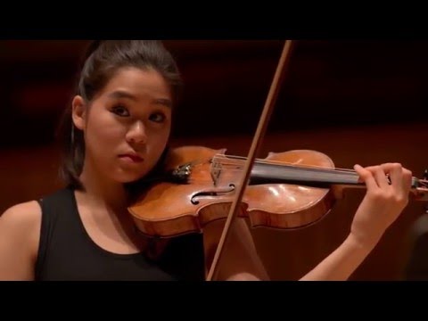 Esther Yoo plays Sibelius’ Violin Concerto in D minor