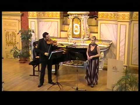 Helena Maes sings "vocalize" composed by Marc Matt...