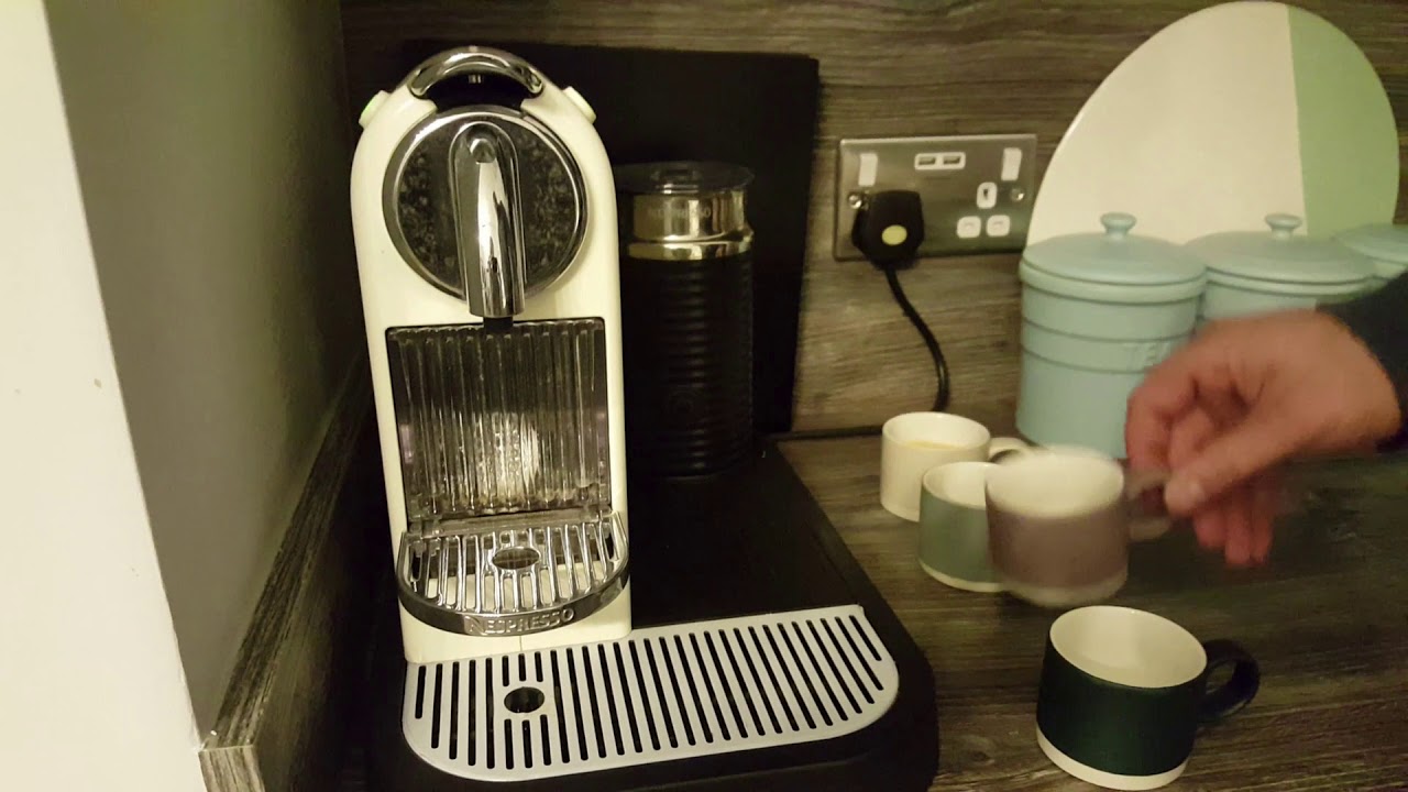 Bijdragen onthouden Pracht How to Adjust, Change and Reset the Cup Size on Your Nespresso Machine -  YouTube