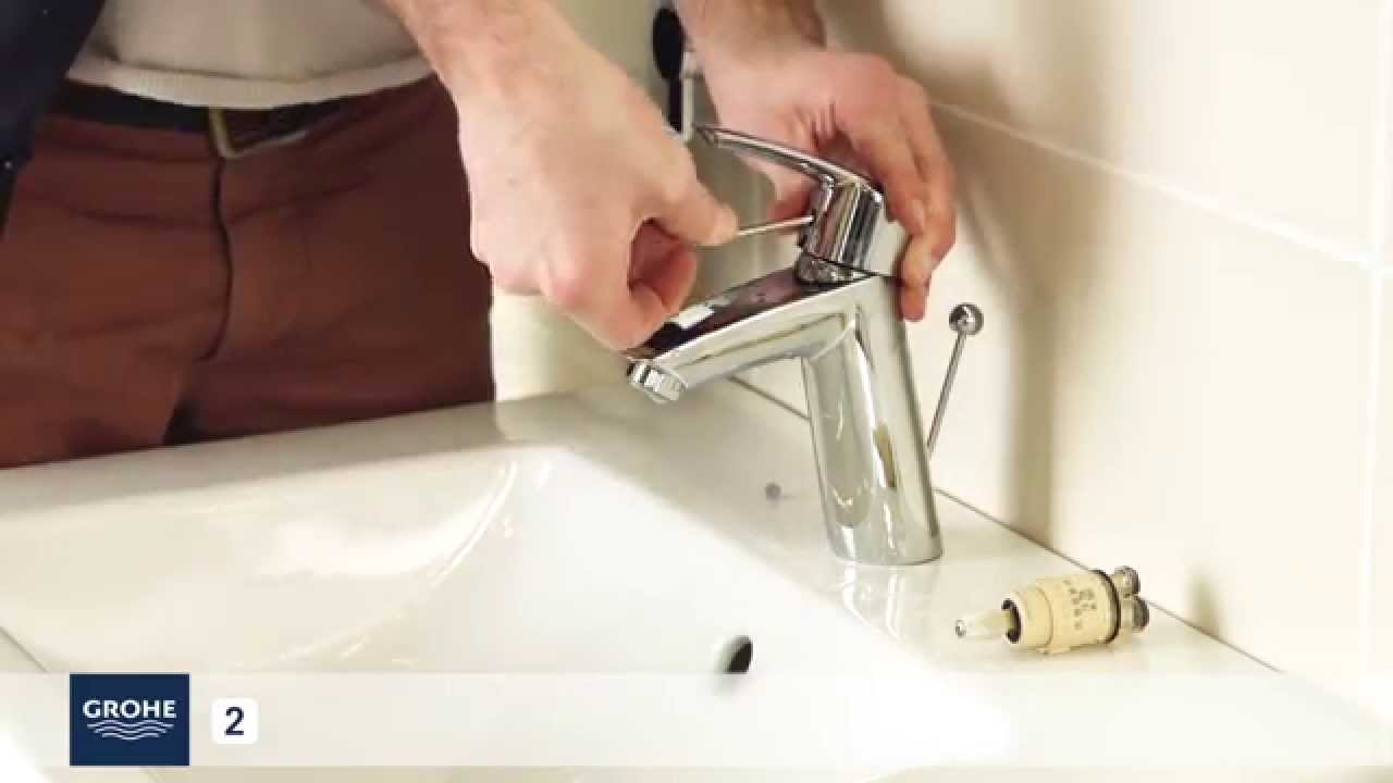 Come sostituire la cartuccia monocomando termostatica di un ... Come smontare un rubinetto