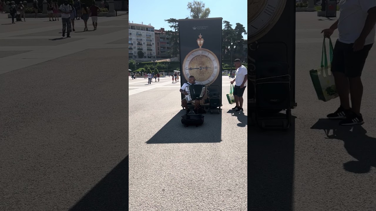 Imagine all the people, According Street Performance Madrid 