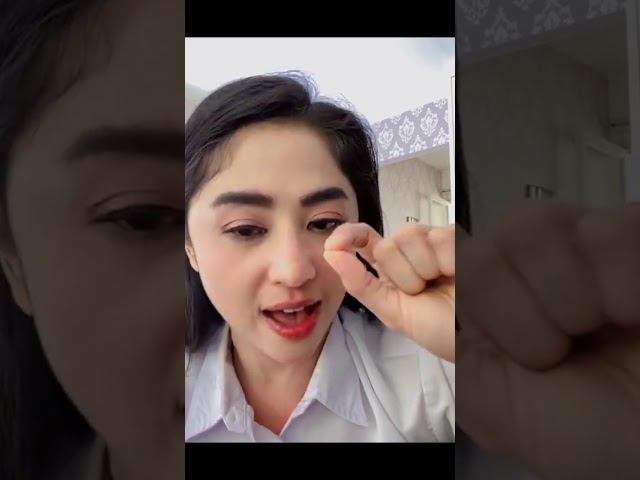 Dewi Persik (@dewipersik) archived Instagram live stream from February 22, 2021