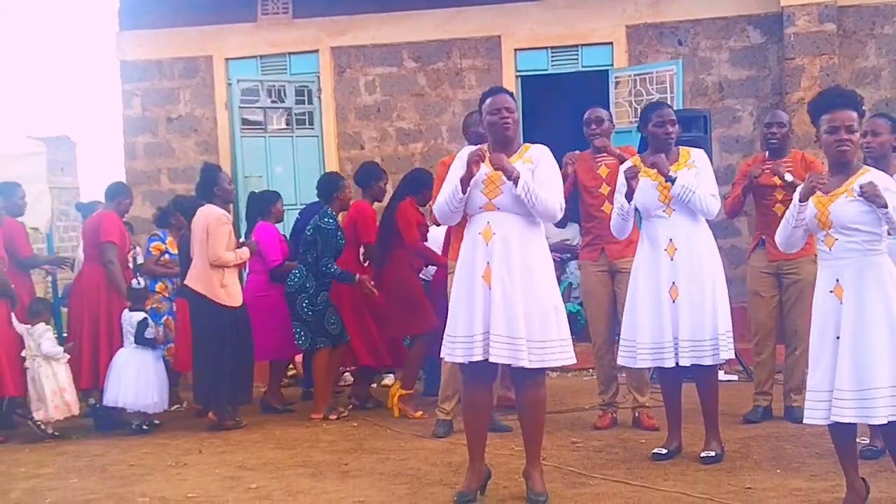 CHOMBO CHA AMANI BRIDAL CHOIR PERFORMING LIVE AT WITEITHIE SDA CHURCH