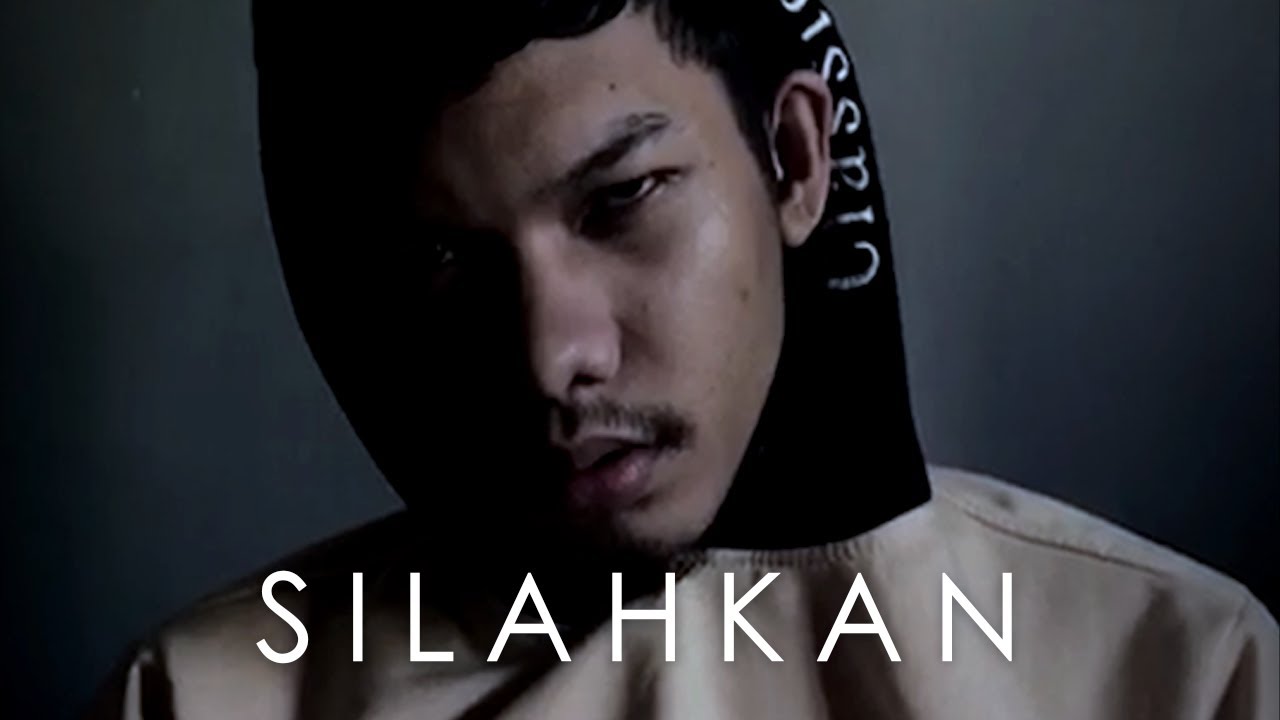 Watch HIQIE - SILAHKAN (LYRIC VIDEO) on YouTube Watch HIQIE - SILAHKAN (LYRIC VIDEO) on YouTube