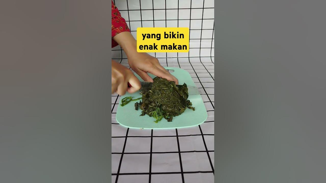 Masak Daun Singkong, Bikin Semangat Makan
