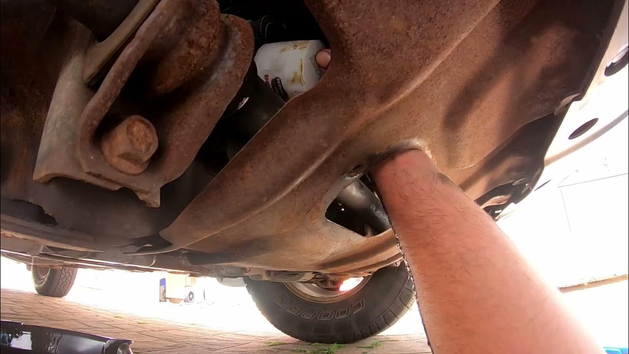 05 - 15 Nissan Xterra Oil Change 4.0 Engine - YouTube