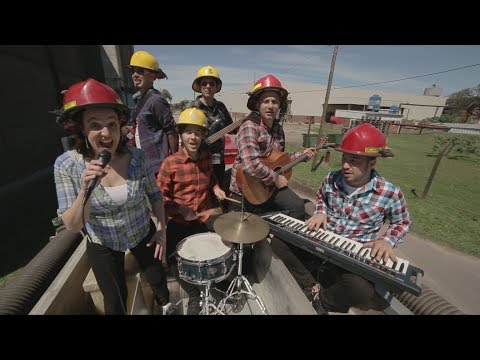 LOS RAVIOLIS - Bombero Voluntario | Videoclip Oficial