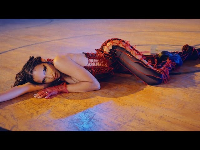 Tinashe - Bouncin (Official Music Video) class=