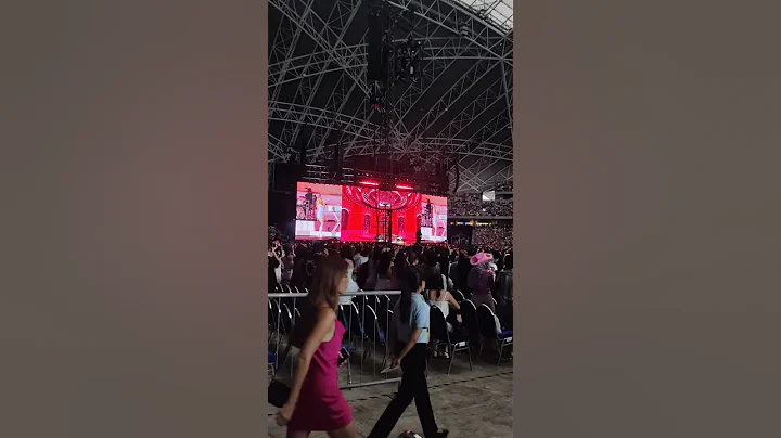 Sabrina Carpenter - Read Your Mind | Taylor Swift The Eras Tour Singapore