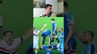 A Murit Pe Terenul De Fotbal