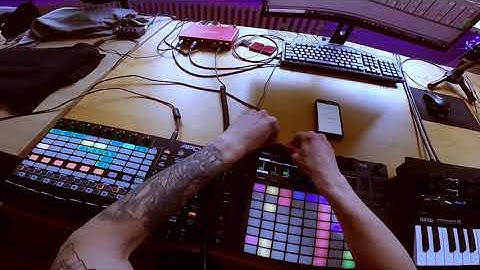 Running Underwater // Ableton Live Session // Akai APC40, Ableton Push 2 // Minimal Techno