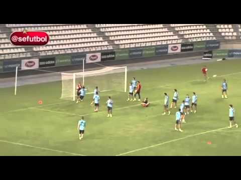spain-u21-amazing-training-game---25-players-vs-3-goalkeeper