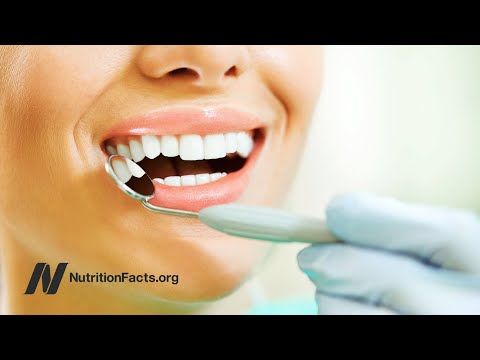 Видео: Кой корсодил за кървене на венците?