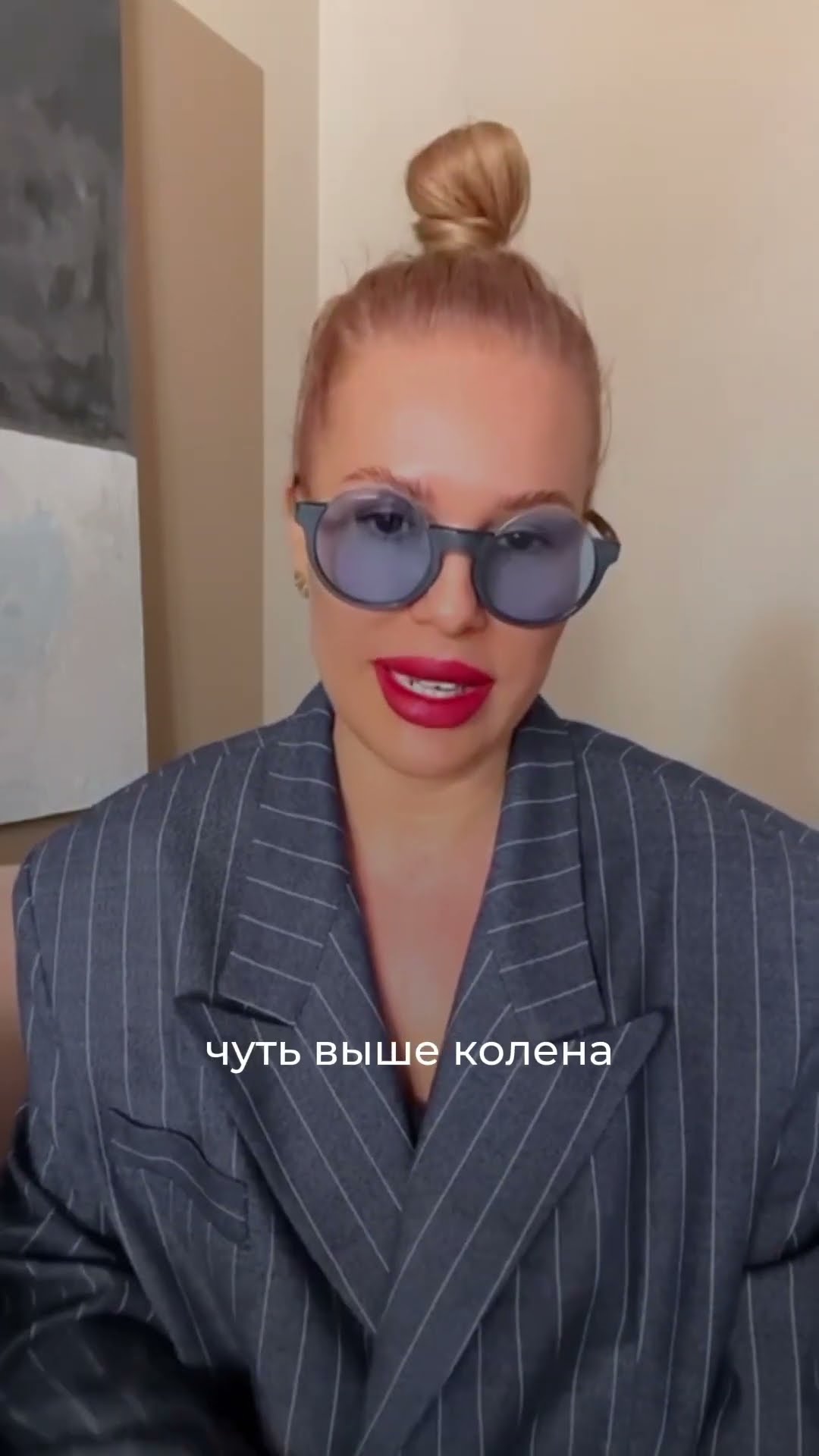 девушки в джинсовых шортах