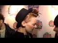 Capture de la vidéo La Roux's Elly Jackson Shows Us Her Goody Bag