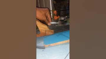 Everyone was surprised grandfather to press the saw with a simple tool