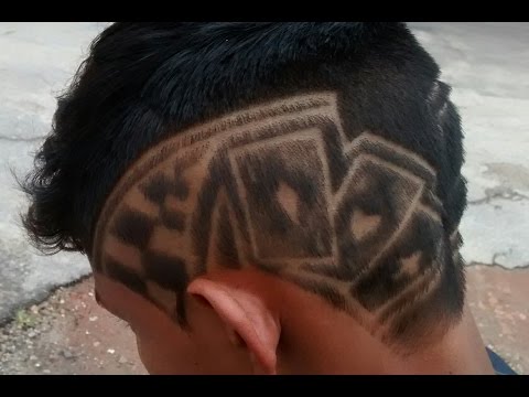 Corte de cabelo com desenho xadrez