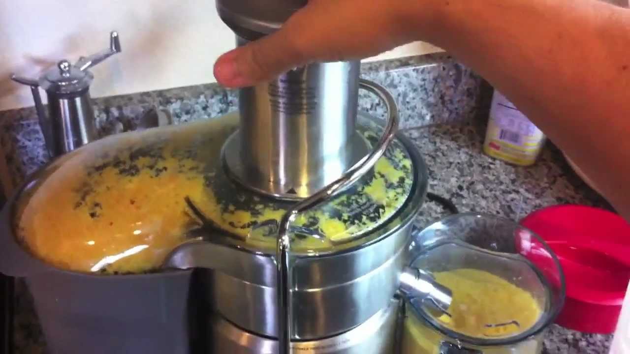 Making Some Fresh Pineapple Orange Ginger Juice With My Breville Juice Fountain Elite 800JEXL