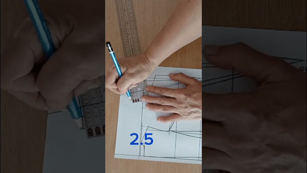 Создайте воротник для костюма.