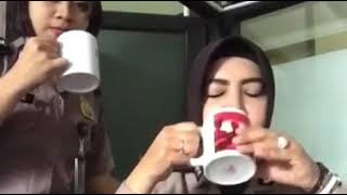 Download Polwan Ngopi Video MP3 Polwan Ngopi