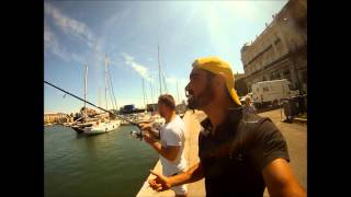 peche de la grosse daurade royale  dans les canaux de sète entre amies