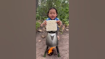 Survival Skills: Single mom show SMART idea and USEFUL with noodles in forest #camping #bushcraft