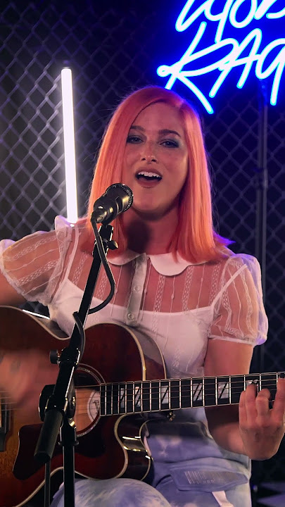 Cassadee Pope plays 'People That I Love Leave' ACOUSTIC #shorts