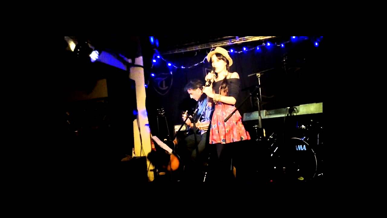 Romany Simone - 'fade' live at the Troubadour - YouTube