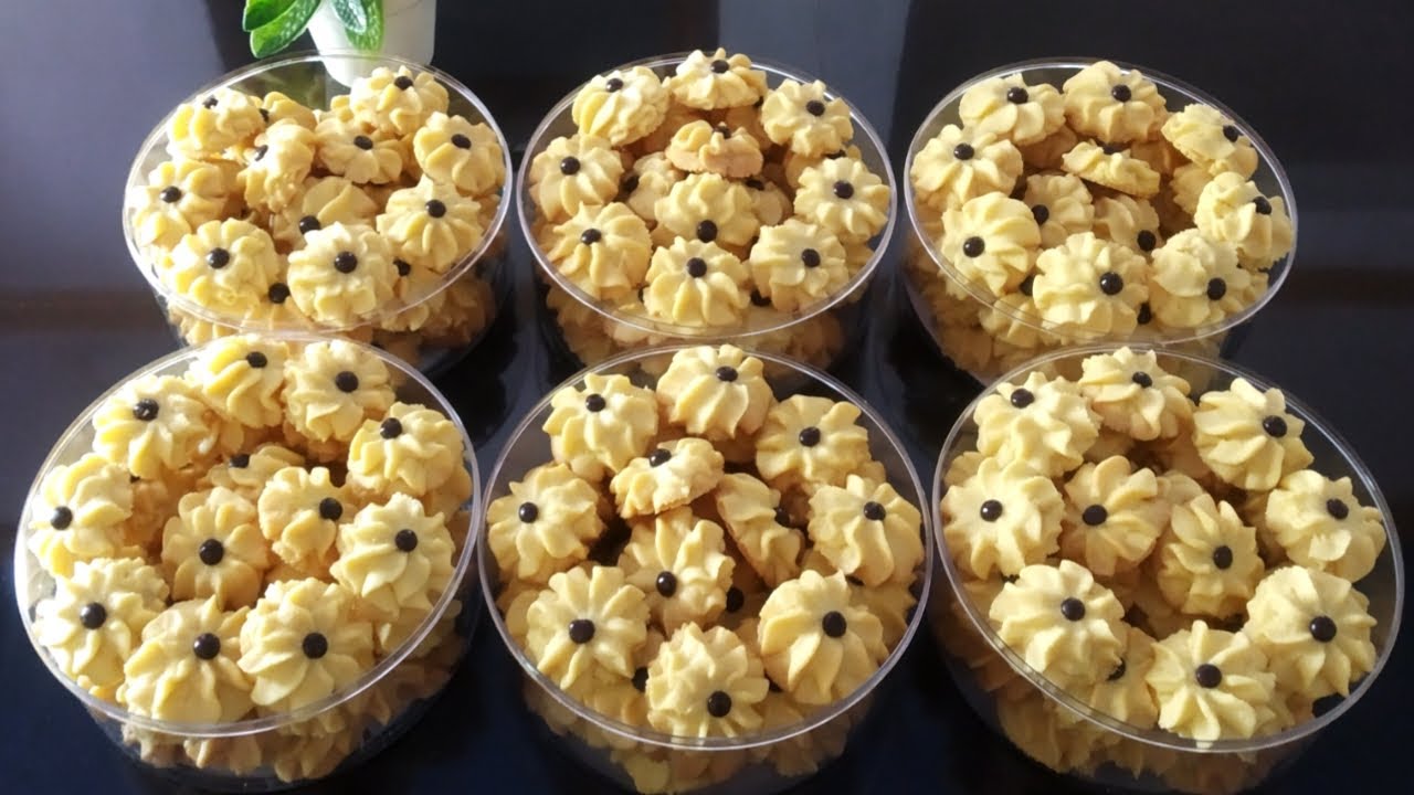 Kue semprit takaran 1 kg tepung. 1 resep menghasilakan 6 toples ukuran 500 gr