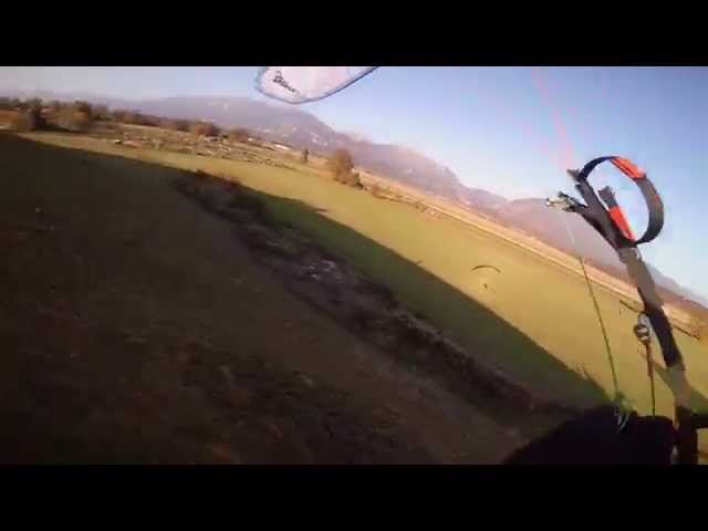 Paragliding Swoop Landing class=