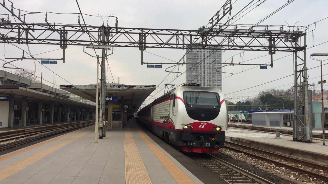 Una domenica nuvolosa alla stazione di Rimini!