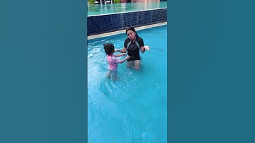 LNS - Cùng Nhau Tắm Hồ Bơi Nhỏ vs To vs Khổng Lồ || Small vs Big vs Giant Pool #shorts