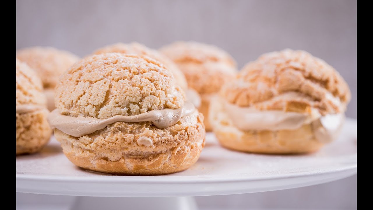 ไวท์ช็อกมอคคาชูครีมหน้าคุกกี้ White-Choc Mocha Cookie Choux Cream