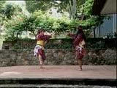 Tari Bugis Kembar