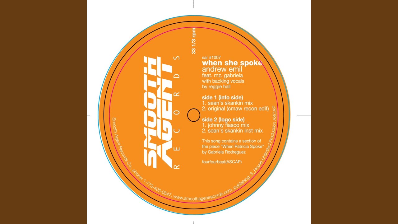 She spoke. She spoke. La chat. Эмма майерс и дженна ортега вместе фото в 2022 год. Violet cold logo.