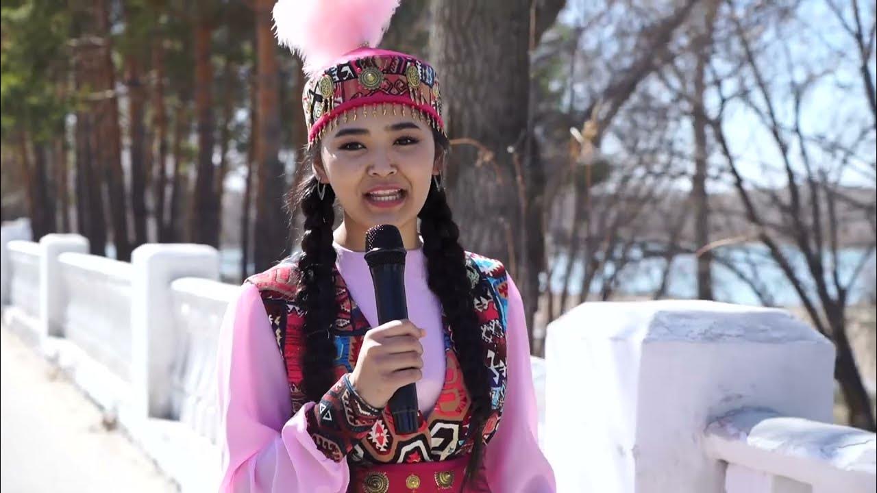 Фестиваль на казахском лугу. Красивые казашки в национальной одежде. Со знанием казахского. Народные знания казахов. Департамент полиции карагандинской области.