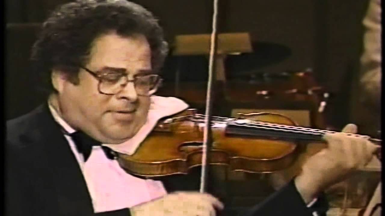 Sleduj Tango From Scenf of a Woman conducted by John Williams (feat. Itzhak Perlman) na YouTube