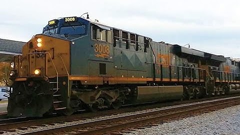 CSXT Q140-23 ES44AH/ET44AH knocks down the clear signal & horn salute Fayetteville, NC