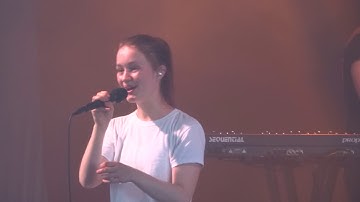 Sigrid - Dynamite - live Leeds Festival 2017