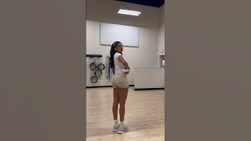 my 5-9 before my 9-5 🎧 #morningmotivation #productivemorningroutine #smallcontentcreators #fyp