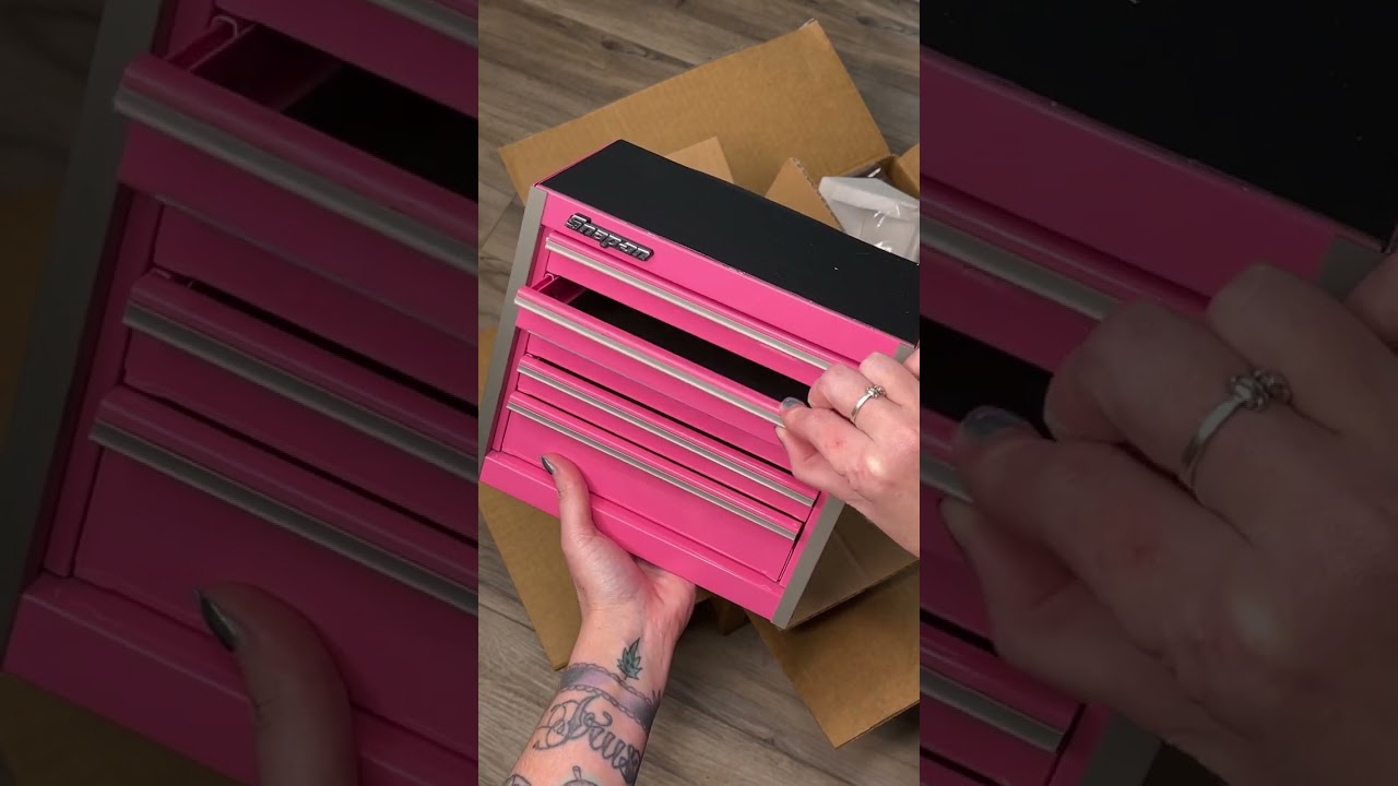 Snap-on Tools - We always hear requests for pink tool storage, so here's a  beauty just for you. And, it delivers just in time for Christmas. It's  never too early to start