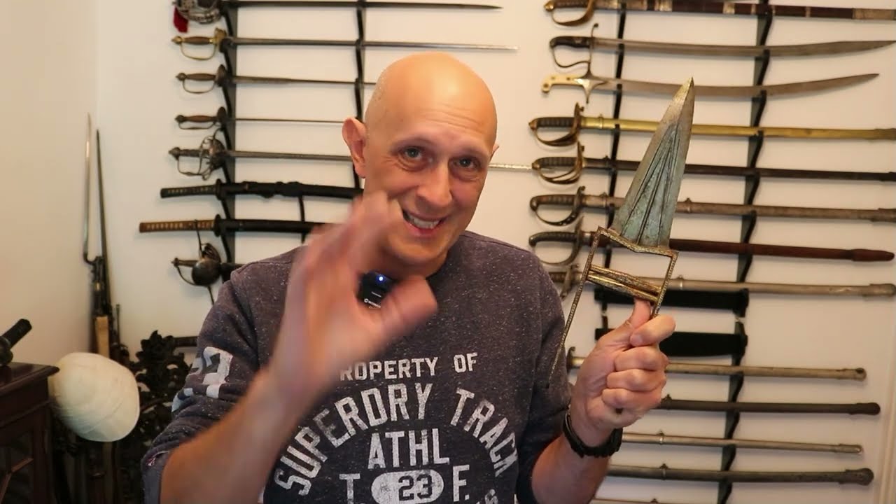 UK Banned Offensive Weapons: note *Antiques Exempt*: Response to 