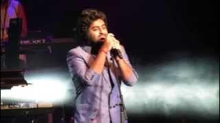 Arijit Singh singing Tum Hi Ho Live (Aashiqui 2)