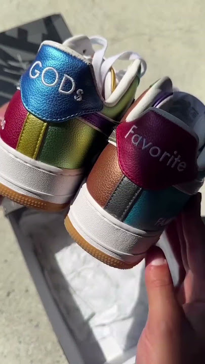 In HAND LOOK DJ Clark Kent x Nike Air Force 1