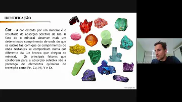Como é feita a identificação dos minerais?